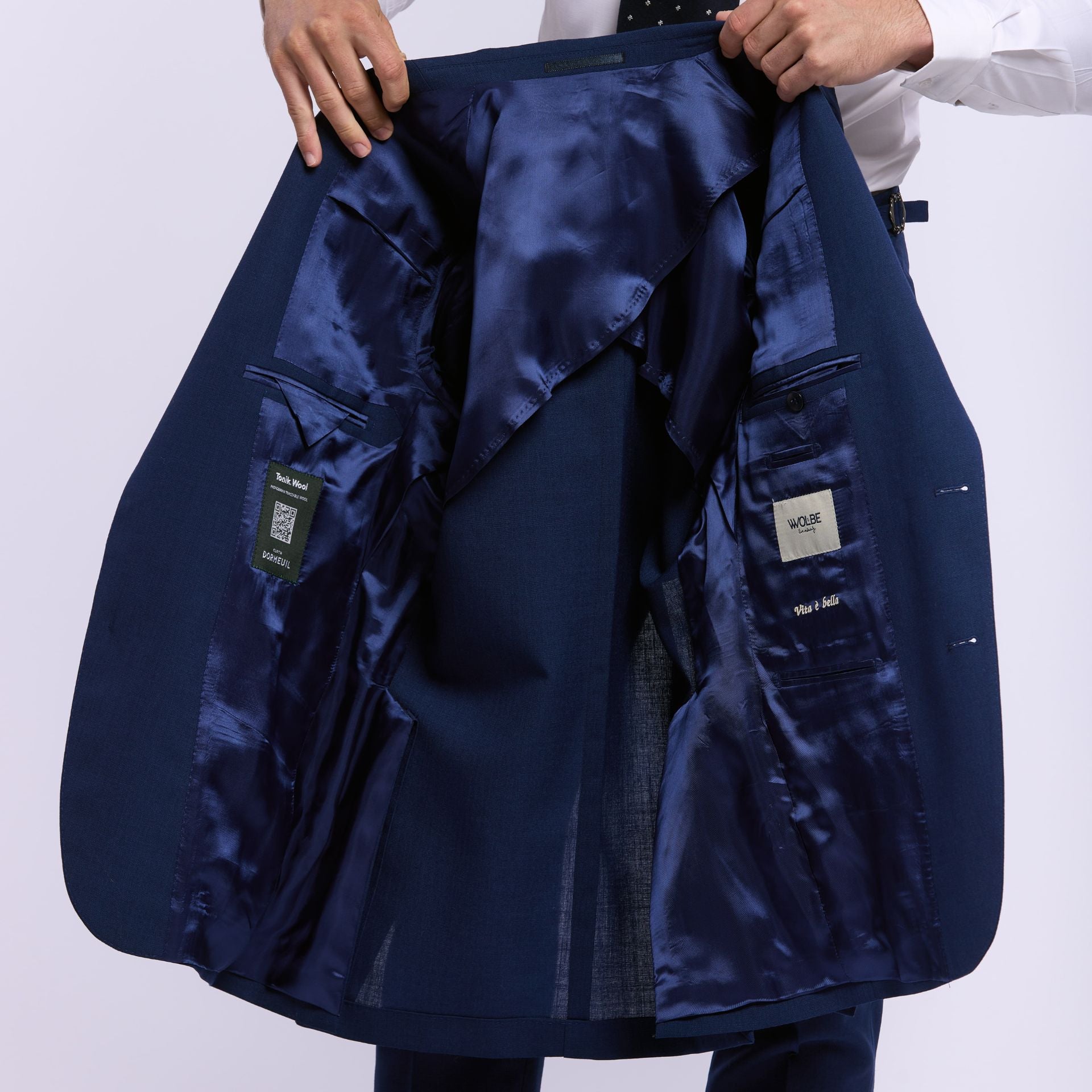 Wrinkle-free suit in Tonik wool®, half lined